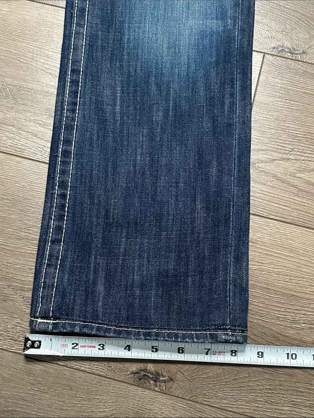 True Religion 29.5” Straight‎ Blue Jeans Size 32